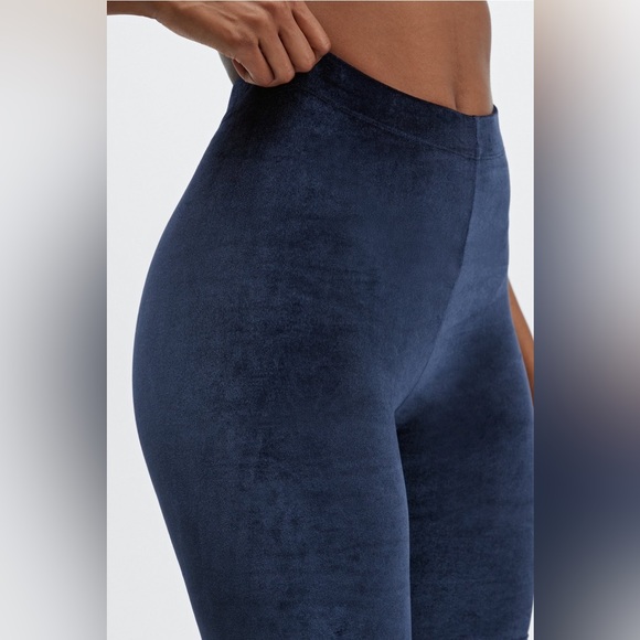 FABLETICS High Waisted Velour 9'' Short - Picture 3 of 7